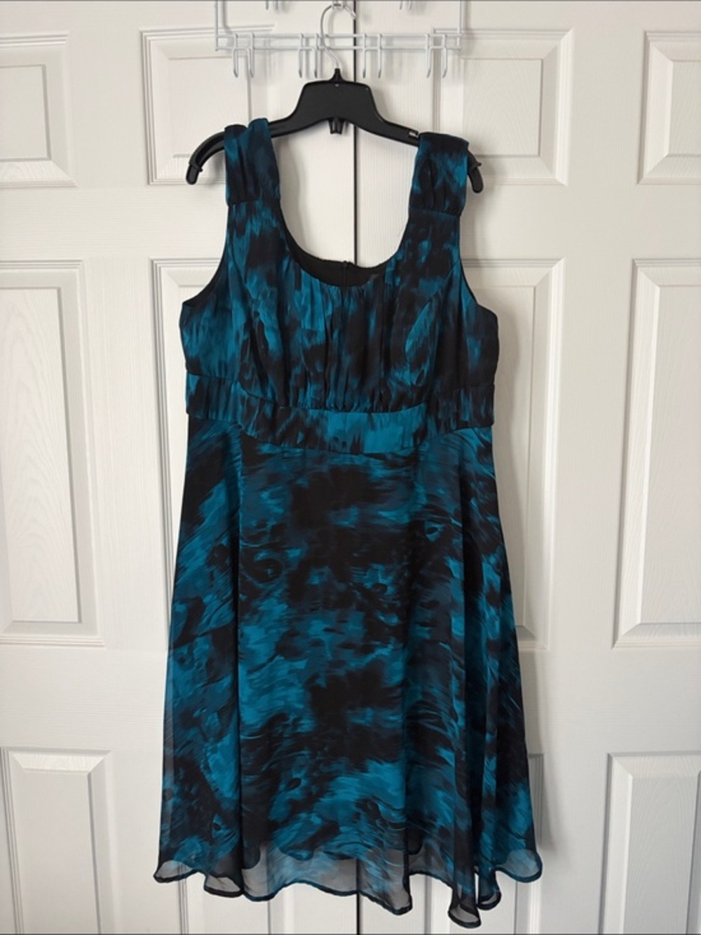 connected apparel Teal and Black Sleeveless Midi Dress